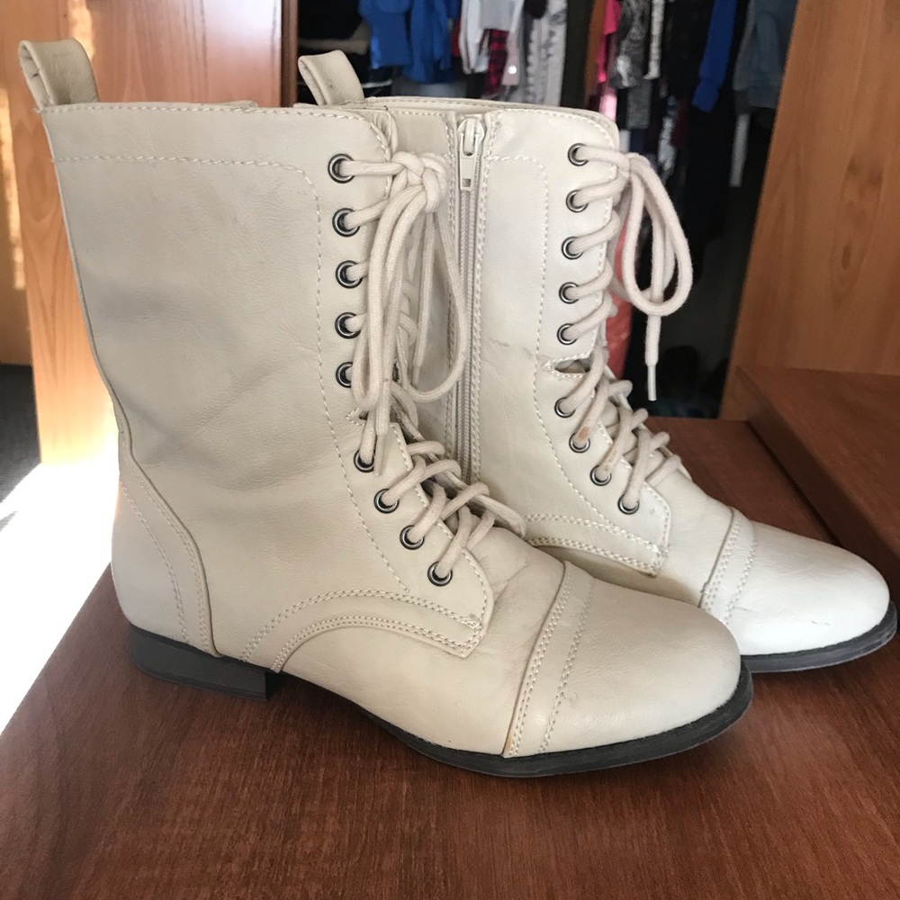 BRAND NEW Aeropostale combat boots